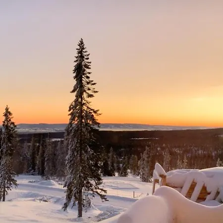 Cozy Log With A View Over Hedmarken Loten