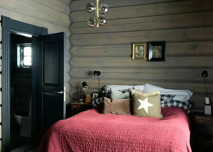 Cozy Log With A View Over Hedmarken Loten